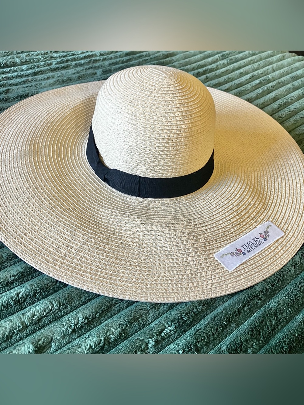Fleurs de Prairie beach hat